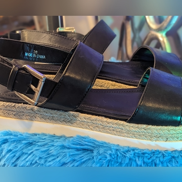 Steve Madden women's sandals - Picture 2 of 3